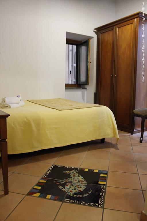 Amalfitani Salerno Centro Bed & Breakfast Oda fotoğraf